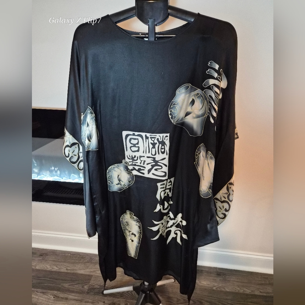 ​Vitan 100% Silk Kaftan Tunic Top Black Asian Graphic Pottery Calligraphy Art